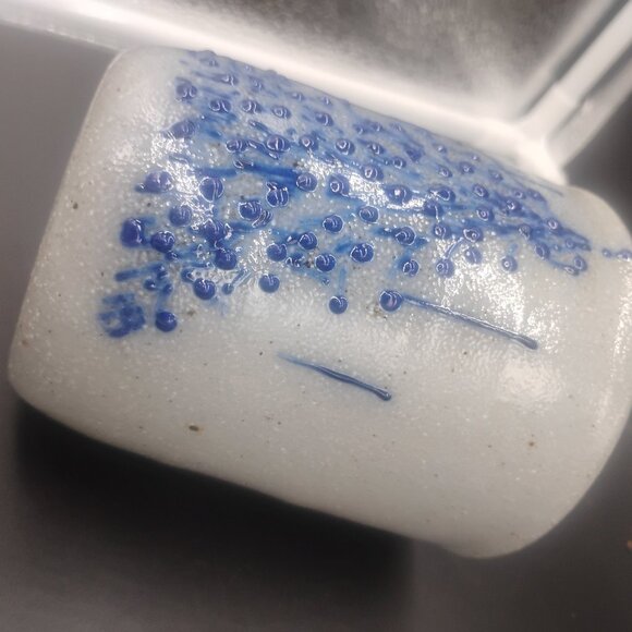 Lot of 2 Salmon Falls Stoneware Helen Berg's Christmas Bear Mugs. Signed - Picture 9 of 9